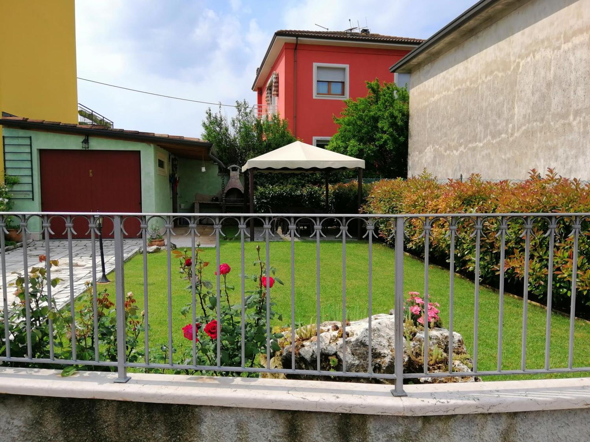 Il Roseto Holidays Castelnuovo del Garda Exterior foto